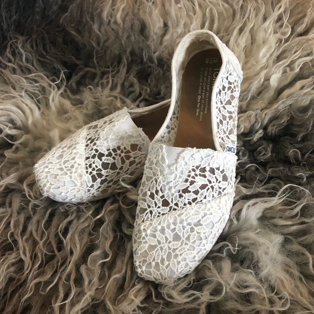 TOMS Lace Leaves Classic Slip-On Shoes
